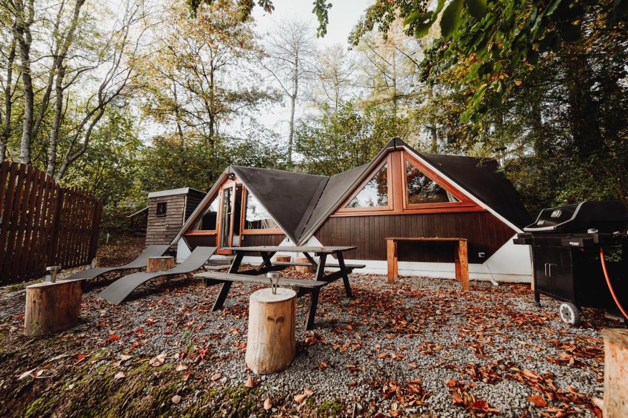 Chalet Tropical Avec Bain A Bulles - In The Woods Gesves Eksteriør billede
