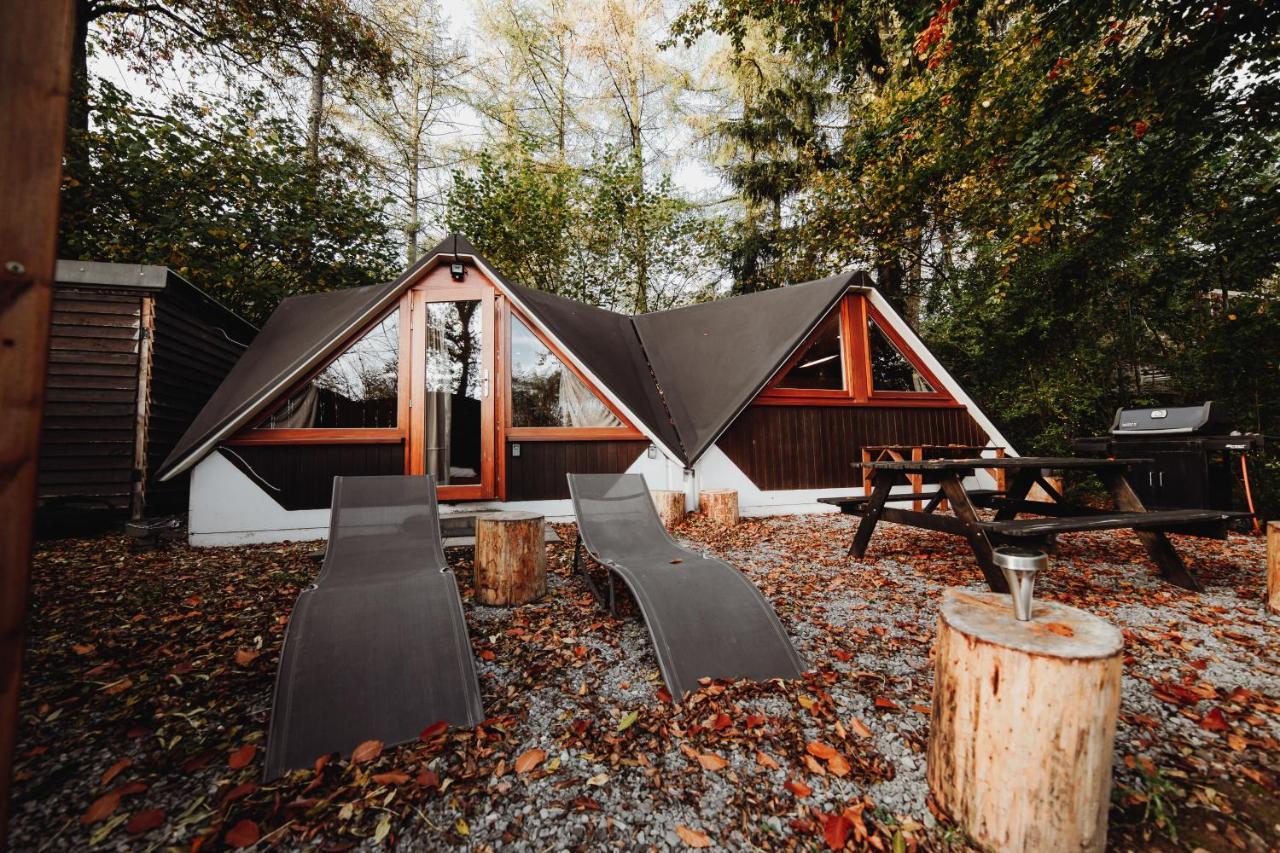 Chalet Tropical Avec Bain A Bulles - In The Woods Gesves Eksteriør billede